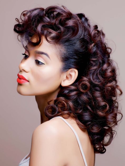 Here is a crash course on perfecting a curly set on natural hair using either rollers, flexi rods or a curling iron. The best setting products are included. Set Hairstyles, Roller Set Hairstyles, Hair Growth Pills, Black Hair Growth, Roller Set, Curly Bob Hairstyles, Hair Crush, Relaxed Hair, Hair Rollers