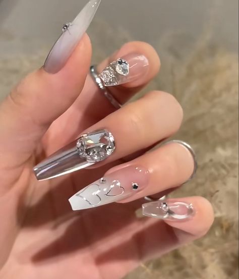 Chrome Nails With Rhinestones, Chrome Coffin, Xiaohongshu Nails, Nail Art Silver, Nails Charms, Mirror Long, Nails Rhinestones, Rhinestone Nail Art, Nails Silver