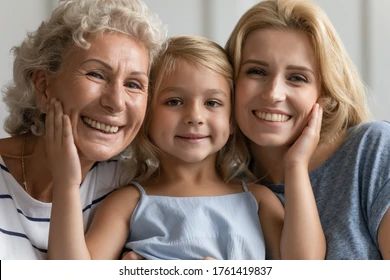 3 Generation Women Photography, Grandmother Daughter Granddaughter Photo, Family Photoshoot With Grandma, Grandmother And Granddaughter Photoshoot, Grandma Daughter Granddaughter Pictures, Women Generation Pictures, Grandma Granddaughter Photoshoot, 3 Generation Photoshoot Ideas, Family Photos With Grandma