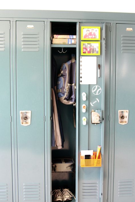 You know how I know I am the most embarrassing mom on earth?  Because I locker crash my boy his first few weeks of middle school, with a bag... School Locker Organization, School Locker Decorations, Middle School Lockers, Locker Organizer, High School Lockers, Locker Ideas, Le Rosey, Locker Organization, Boy School