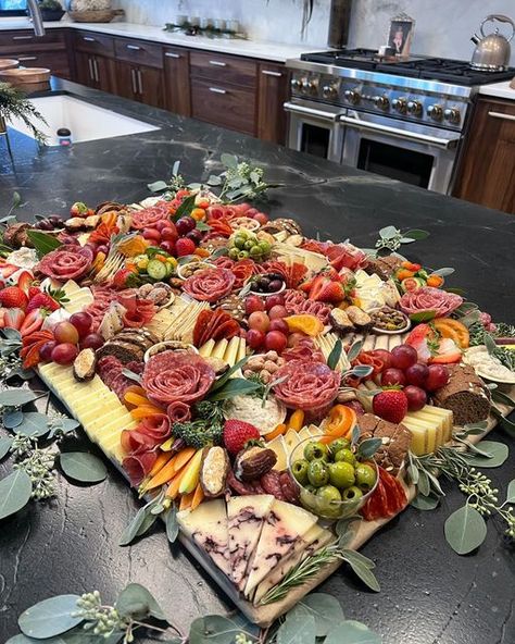 Holiday Party Spread, Charcuterie Table, Holiday Charcuterie, Charcuterie Party, Charcuterie Cups, Coastal Fall, Cowboy Caviar, Life Status, Charcuterie Inspiration