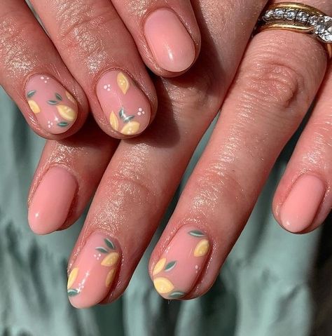 Lemon Nails Short, Rome Inspired Nails, Italy Nails Short, Tuscany Nails, Italian Nail Art, Lemon Manicure, Amalfi Coast Nails, Italian Manicure, Italian Nails