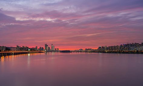 Seoul Sunset, Crockery Unit Design Dining Rooms, Seoul Skyline, Namsan Tower, South Korea Photography, Korean Wallpaper, World Cup Stadiums, Crockery Unit Design, Crockery Unit