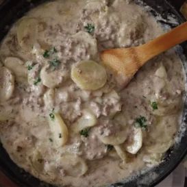 Potato Stroganoff Recipe, Potatoes Stroganoff, Potato Stroganoff, Hamburger Helper Stroganoff, Stroganoff Slow Cooker, Hamburger Stroganoff, Hamburger And Potatoes, Driving To Work, Stroganoff Recipe