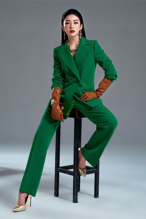 Shooting Studio, Pose Model, Brand Shoot, Mean Blvd, Trendy Mens Fashion, Pant Suits, Blazer Outfit, Woman Suit Fashion, Power Suit