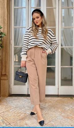 Classic Professional Outfits For Women, Professional Spring Work Outfits, Romantic Work Outfit, Business Casual Outfits For Women Colorful, Smart Casual Outfit Winter, Spring Business Professional Outfits, Smart Casual Work Outfit Summer, Fall Outfits 2023, Stile Blair Waldorf