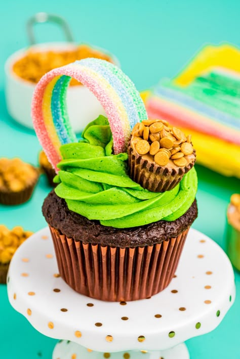 Pot Of Gold Cupcakes, Irish Potato Candy, St Patricks Day Cakes, Irish Apple Cake, Potato Candy, St Patrick Day Treats, Green Cupcakes, Rainbow Accessories, Gold Cupcakes