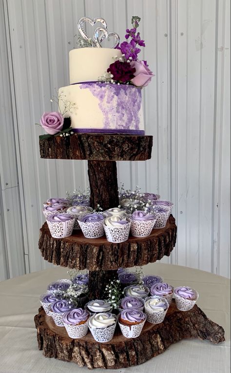 Dark Purple Rustic Wedding Ideas, Purple White Wedding Cake, Purple Wedding Cake And Cupcakes, Purple Wedding Cake With Cupcakes, Purple Farm Wedding, Dark And Light Purple Wedding, Purple Rustic Wedding Cake, Purple Wedding Cake Ideas Lavender, Amethyst Wedding Cake