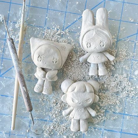 Clay Figurines, Sculpture Art Clay, Art Mignon, Clay Diy Projects, Tanah Liat, Ceramics Pottery Art, Arte Inspo, Cute Clay, Clay Art Projects