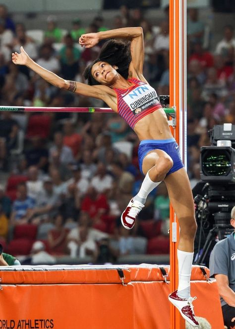 Vashti Cunningham (USA) • 2023 World Athletics Championships (Budapest) ⭐ High Jump High Jump Women, Track And Field Athlete, World Athletics, Pole Vault, Athletic Girls, Fitness Inspiration Body, High Jump, Dynamic Poses, Sporty Girls