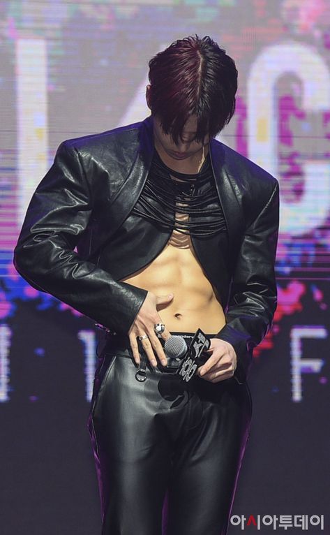 Asian Man Outfit, Mens Crop Tops, Pentagon Hongseok, Male Crop Top, Kpop Male, Man Outfit, Leather Suit, Asian Man, Monsta X Wonho