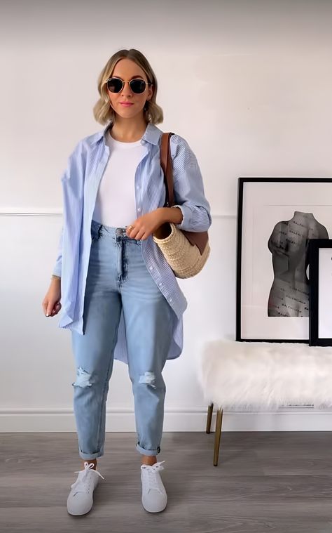 Blue Top Summer Outfit, Plus Rainy Day Outfit, Fashion In 40s, Blue Boyfriend Shirt Outfit, Outfit Sobrecamisa Mujer, Light Blue Shirt Women Outfit, Summer Work Outfits Office Casual Plus Size, Oversized Blue Shirt Outfit, Outfits Camisa Azul