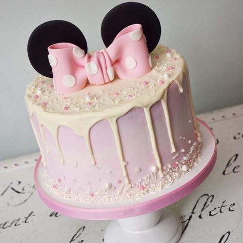 Minnie Mouse Small Cake, Minnie Mouse Cake First Birthday, 1st Birthday Party Ideas Minnie Mouse, Minnie Mouse Drip Cake, Three Year Old Minnie Mouse Birthday, Pink Minnie Mouse Birthday Cake, Minnie Mouse Bday Cake, 3year Birthday Party Ideas Girl, Mini Mouse Birthday Cakes Ideas