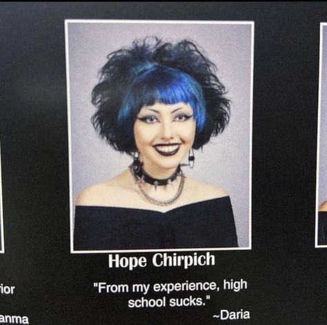 Goth Hair Women, Mall Goth 2000s, Traditional Goth, Ghost Girl, Goth Subculture, Goth Model, Senior Quotes, Punk Girl, Goth Makeup