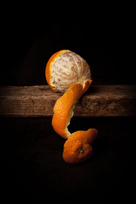 Vegetables Photography, Dark Food Photography, Still Life Pictures, Life Drawing Reference, Still Life Images, Still Life Fruit, Food Photography Inspiration, Fruit Photography, Still Life Photos