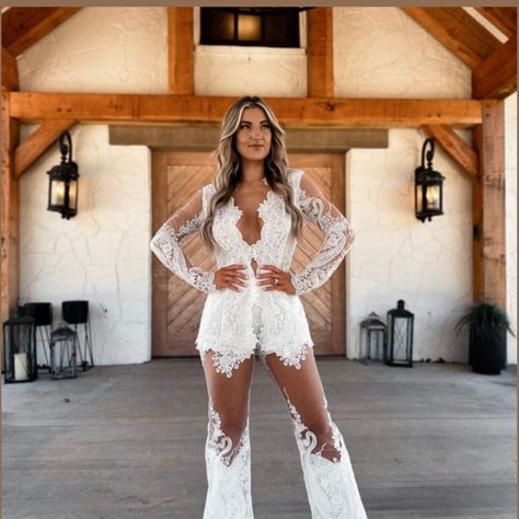 Super Cute Pant Set For A Second Bridal Look. Never Worn. Punchy Blonde, Spring Weekend Outfit, Light Pink Bridesmaid Dresses, Boho Chic Bride, Wedding Reception Outfit, Western Themed Wedding, Country Bride, Reception Outfit, Country Theme Wedding