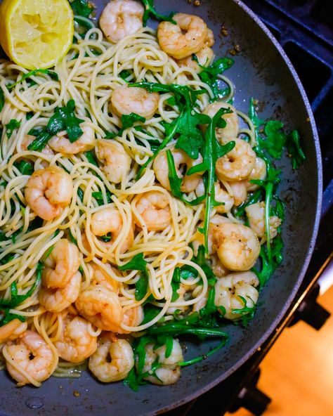 Easy Shrimp and Arugula Pasta Recipe | Tangled with Taste Shrimp And Arugula, Shrimp Linguine Recipe, Arugula Pasta, Shrimp Linguine, Linguine Recipes, Lemon Pasta, Easy Shrimp, Pasta Lover, Best Food Ever