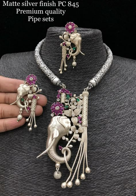 Trendy Silver Jewelry, Neck Pieces Jewelry, Award Winning Jewelry, Diamond Fashion Jewelry, Antique Jewellery Designs, Pearl Jewelry Design, Silver Jewellery Indian, Fancy Jewellery Designs, Antique Jewelry Indian