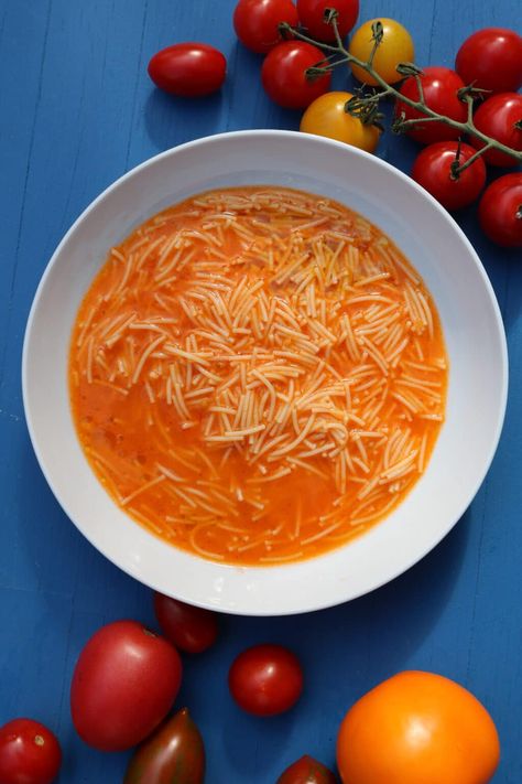 Cherry Tomato Appetizers, Chicken Tomato Soup, Vermicelli Soup, Vermicelli Recipe, Tomato Appetizers, Vermicelli Recipes, How To Thicken Soup, Syrian Food, Simple Soup