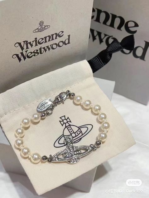 Jewelry Vivienne Westwood, Vivienne Westwood Bracelet, Vivienne Westwood Jewellery, Dope Jewelry Accessories, Dope Jewelry, Jewelry Lookbook, Jewelry Inspo, Dream Jewelry, Bracelet Silver