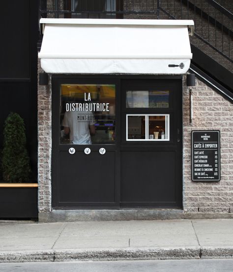 Smallest cafe place in North America, visual identity by Gabriel Lefebvre, via Behance Display Visual Merchandising, Small Coffee Shop, Design Café, Small Cafe, Coffee Places, Mini Bars, 카페 인테리어 디자인, Coffee Service, Shop Fronts