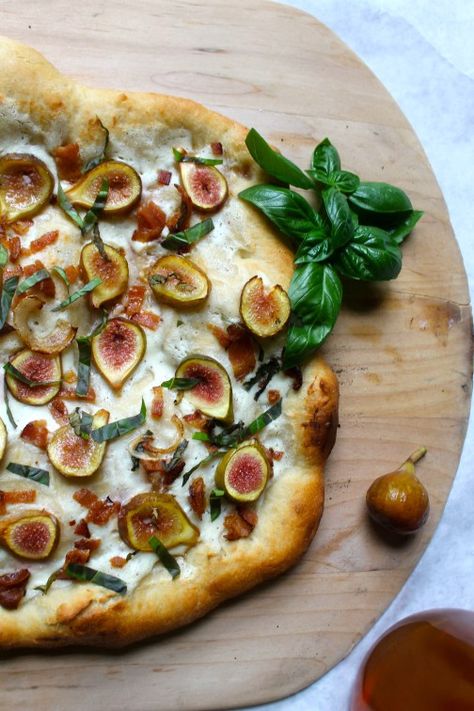 If the Gods ate pizza.... figs, balsamic reduction, basil, honey, and bacon pizza. PLUS, the EASIEST chewy-crunchy pizza dough ever. Fig Pizza, Basil Pizza, Best Pizza Dough Recipe, Bacon Pizza, Best Pizza Dough, Balsamic Reduction, Bread Making, Pizza Recipes Dough, Eat Pizza