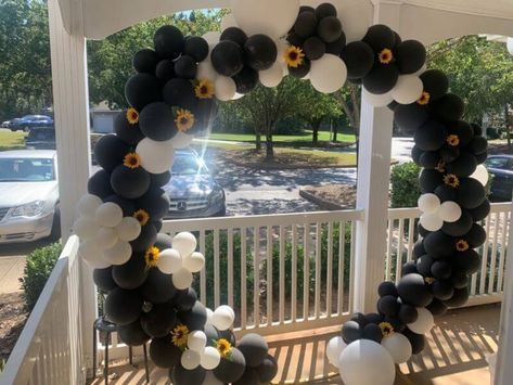 White And Black Balloons, Black And White Balloon Arch, White Balloon Arch, Event Decor Ideas, Party Decorations Table, Black And White Balloons, Backdrop Arch, Arch Decor, Round Arch