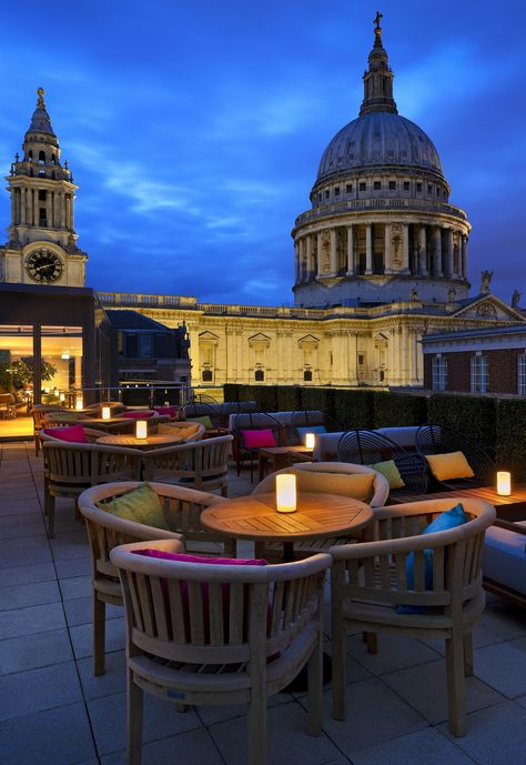 Rooftop Bars London, London Bar Aesthetic, Countries Aesthetic, London Night Life, London Rooftop Bar, Birthday In London, Bars London, Outdoor Entertaining Ideas, Party Decor Outdoor