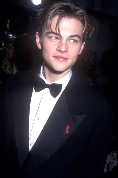 The complete Hollywood evolution of Leonardo DiCaprio Kim Jisoo Actor, Leonard Dicaprio, Leonardo Dicaprio Photos, Robin Scherbatsky, Leonardo Dicaprio 90s, 90s Men, Young Leonardo Dicaprio, Kirk Douglas, Steve Martin