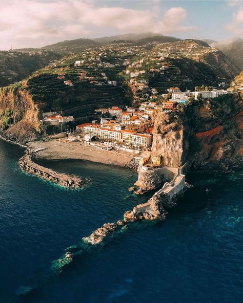 Portugal Photos, Visit Portugal, Funchal, I Want To Travel, Portugal Travel, Spain And Portugal, Island Life, Places Around The World, Travel Aesthetic