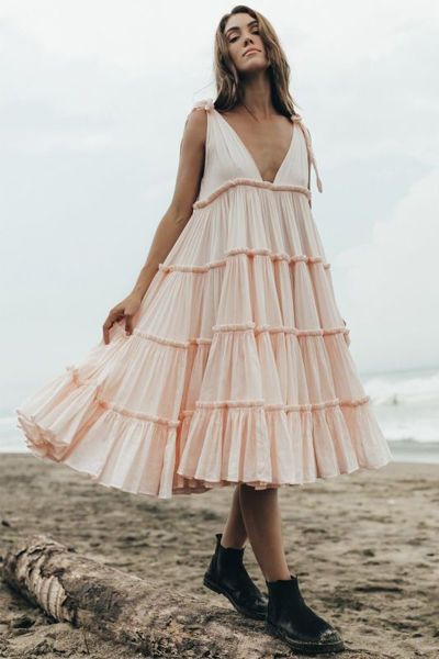 Where To Shop For Your Summer Wardrobe | sheerluxe.com Elegant White Dresses, Cafe Dress, Maxi Dress Elegant, Elegant White Dress, Beautiful White Dresses, Dress Peach, Beach Cafe, White Maxi Dress, White Dresses For Women