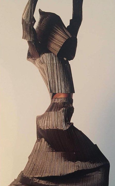 lu on Twitter: "Issey Miyake FW 1990 Hooded Pleated Dress… " Irving Penn, Models Off Duty Style, Grace Jones, Yoga Journal, Pleat Top, Issey Miyake, Vintage Style Outfits, Metropolitan Museum, Shiva