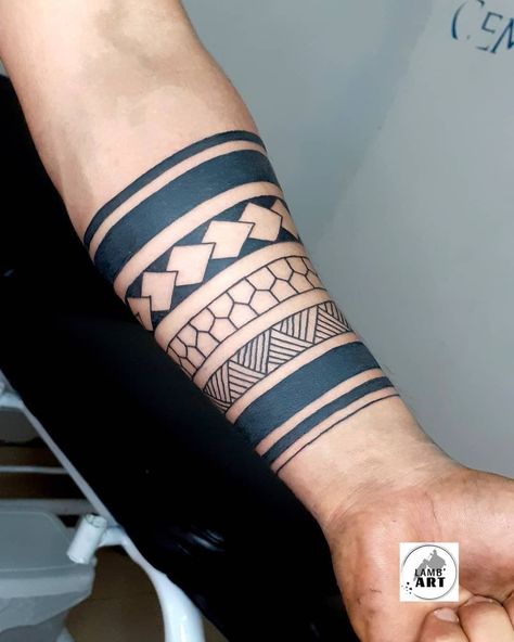 Large Tribal Bracelet Tattoo Design Arm Cuff Tattoo, Bracelet Tattoo For Man, Tato Maori, Wrist Band Tattoo, Tato Ikan Koi, Band Tattoos For Men, Tato Suku, Wrist Bracelet Tattoo, Cuff Tattoo