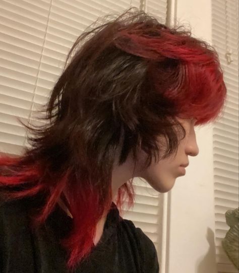 Alternative Dyed Hair Ideas, Shag With Color, Unstyled Jellyfish Haircut, Cool Dyed Hair Ideas Short With Bangs, Dark Red Mullet, Red Hair Combo, Red And Black Mullet, Black Shag Haircut, Red And Black Wolf Cut