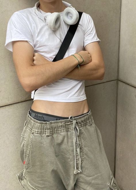 Crop Top Men Aesthetic, Male Crop Top Outfits, Crop Top Outfits Men, Guy Crop Top, Boy Crop Top, Crop Top Men, Mens Crop Top, Guy Fits, Guys Clothing Styles