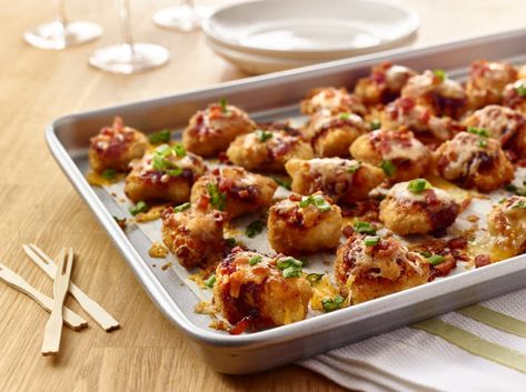 Chicken Breast Appetizers, Bacon Wrapped Chicken Recipes, Bacon Wrapped Chicken Bites, Bbq Appetizers, Baked Chicken Nuggets, Bacon On The Grill, Nuggets Recipe, Easy Chicken Breast, Bbq Bacon