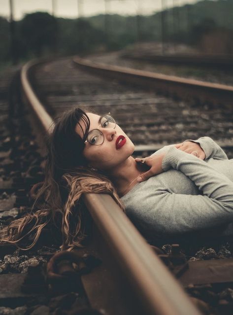 Train Track Poses, Railroad Photoshoot, Train Tracks Photography, Thursday Mood, Female Portrait Photography, Pose Portrait, Shotting Photo, Portrait Photography Women, Railroad Photography