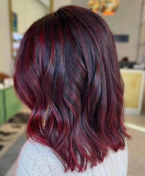 Dark Hair with Vibrant Burgundy Highlights Dark Red Medium Length Hair, Red Colour Hair Ideas, Short Hair Color Women, Burgundy Hair With Red Highlights, Burgundy Hair Short, Burgundy Highlights On Dark Hair, Burgundy Balayage Hair, Burgundy Curly Hair, Burgundy Hair With Highlights