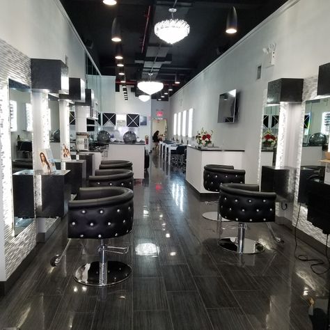 Beauty Bar Salon, Beauty Shop Decor, Hair Salon Interior Design, Black Hair Salons, Salon Design Ideas, Home Hair Salons, Beauty Room Salon, Home Beauty Salon, Hair Salon Design