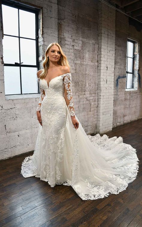 Long-Sleeve Lace Wedding Dress with Detachable Overskirt - Martina Liana Detachable Sleeves Wedding Dress, Detachable Wedding Dress, Martina Liana Wedding Dress, Wedding Dress Patterns, Martina Liana, Kleinfeld Bridal, Bridal Elegance, Long Sleeve Wedding Dress Lace, White Wedding Dress