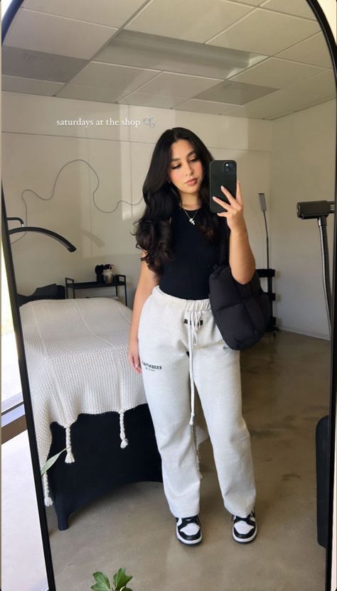 Sweatpants Outfit Aesthetic, Neat Casual Outfits, Cute Lazy Outfits, Chill Outfits, Causual Outfits, Cute Comfy Outfits, Fashion Mistakes, Cute Everyday Outfits, Baddie Outfits Casual