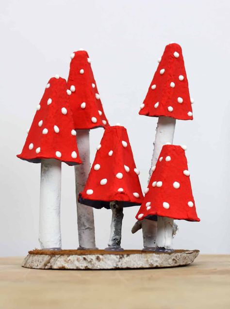 Toadstool Craft, Preschool Creative Art, Christmas In July Party, Sand Art Bottles, Paper Lanterns Diy, Spider Crafts, Mushroom Crafts, Thanksgiving Projects, Non Toy Gifts