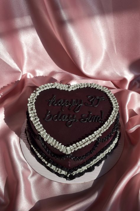 Dark purple, silver, and grey vintage heart cake Dark Purple Birthday Cake, Dark Purple Birthday, Dark Purple Cake, Purple And Black Cake, Dark Birthday Aesthetic, Gray Cake, Goth Cakes, 19th Bday, Gothic Cake