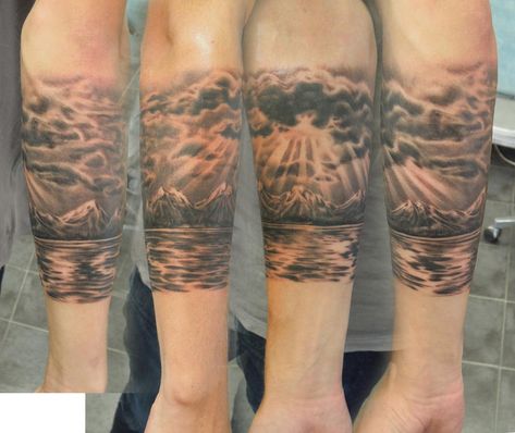 Sun Rays Tattoo, Natur Tattoo Arm, Cloud Tattoo Sleeve, Scenery Tattoo, Cloud Tattoo Design, Tattoo Sonne, Element Tattoo, Tattoo On Arm, Sun Tattoo Designs