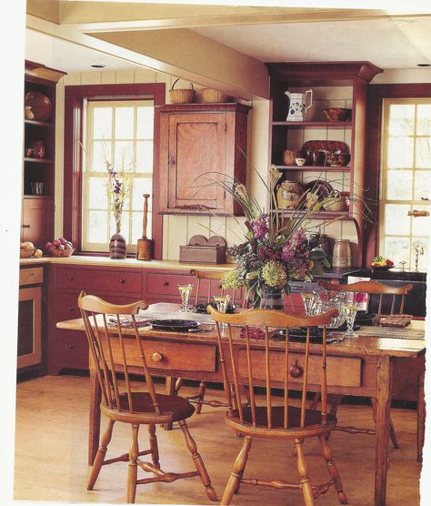 kitchen from Classic American Homes Early American Decorating, Classic American Home, Colonial Kitchens, Early American Decor, Primitive Dining Rooms, Colonial Kitchen, American Primitive, Primitive Homes, American Kitchen