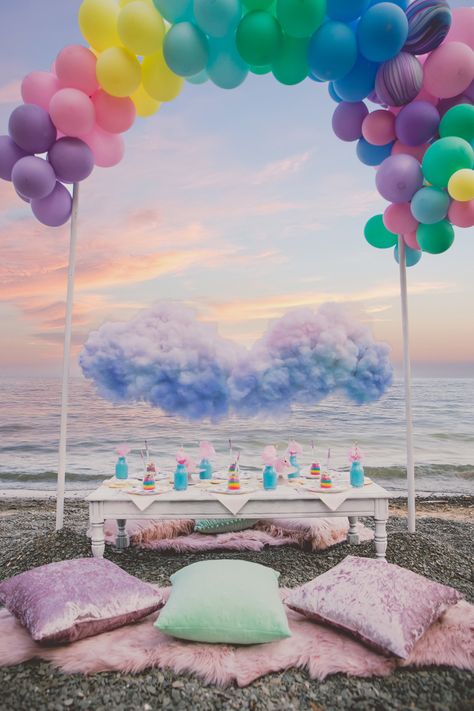 Baby Shower Unique, Birthday Deco, Unique Baby Shower Themes, 60th Bday, Beach Birthday Party, Boho Picnic, Rainbow Birthday Party, Pic Nic, Adventure Aesthetic