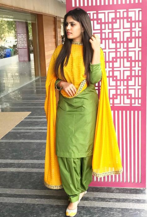 Pinterest: @pawank90 Plain Green Suit Designs, Yellow Kurti Combination, Kurti Combination, Plain Suit Design, Suit Designs Indian Style, Punjabi Dress Design, Plain Suit, Yellow Kurti, Patiala Suit Designs