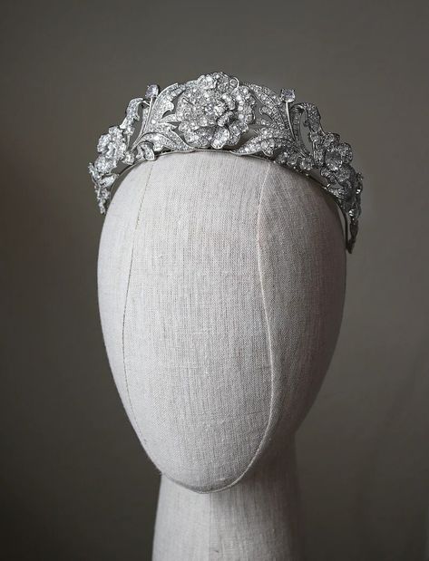 LETIZIA Simulated Diamond Royal Bridal Crown WHAT WE LOVE: The newest addition to the EDEN LUXE Bridal Platinum Couture Bridal Accessory Collection, and created for the Bride with impeccable taste and intent on experiencing the ultimate in Luxury Bridal Accessories. Royal Jewelry Aesthetic, Royal Tiaras And Crowns, Royal Headpiece, Unique Tiara, Lovers Knot Tiara, Tiara Accessories, Royal Crown Jewels, Victorian Accessories, Bridal Tiaras