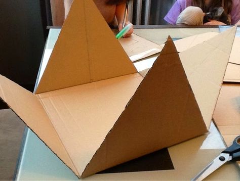 Ancient Egypt Crafts Projects, Cardboard Pyramid, Pyramid Project Ideas, Pyramid School Project, Pyramid Craft, Ancient Egypt Display, Egypt Display, Pyramid Project, Egypt Party