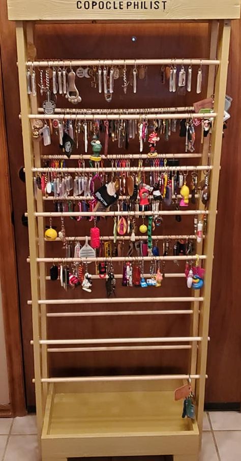 Keychain Board, Keyring Display, Keychain Organizer, Jewelry Display Booth, Jewelry Booth, Keychain Collection, Keychain Display, Pin Display, K Crafts